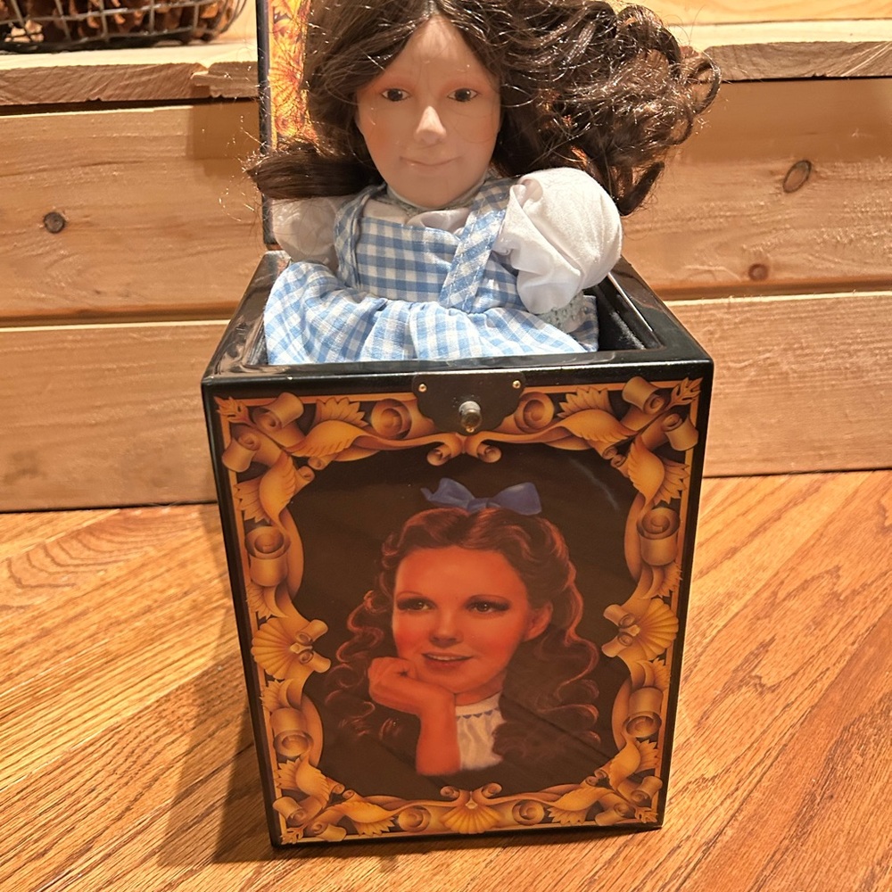 Wizard of Oz Dorthy Jack in the Box